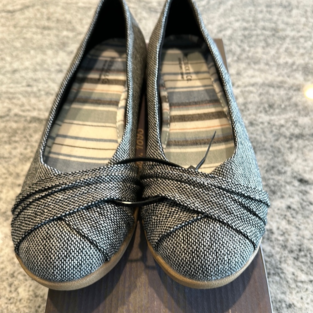 Sears Women's Gray Flats NWT